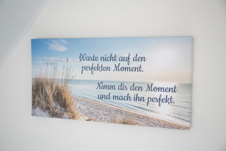 Leinwandbild mit Aufdruck - Ferienwohnung Augustfehn