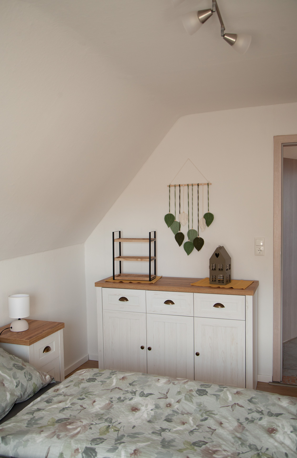 Schlafzimmer - Ferienwohnung Augustfehn