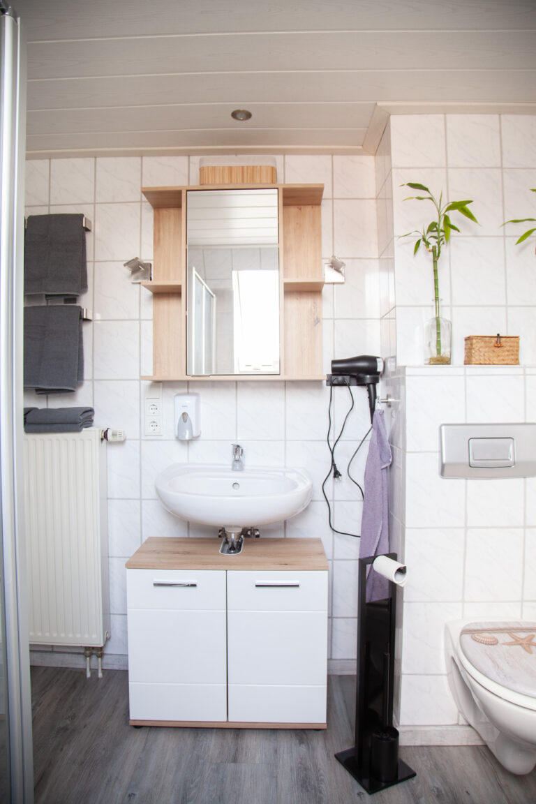 Badezimmer - Ferienwohnung Augustfehn