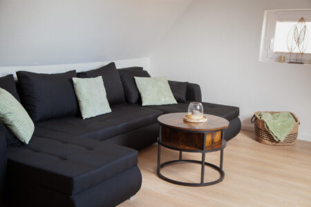 Couch - Ferienwohnung Augustfehn